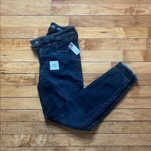 NWT Old Navy Mid-Rise Rockstar Super Skinny Ankle Jeans with Raw-Edge, size 4